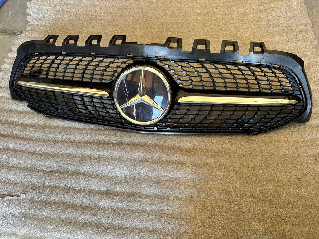 фото №1, A klasa w177 diamond piano black решётка радиатора na радар a1778880200....