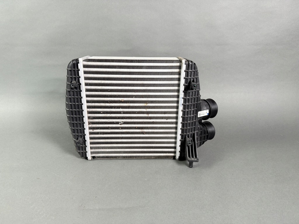 Купить Интеркулер правый maserati ghibli 670153433