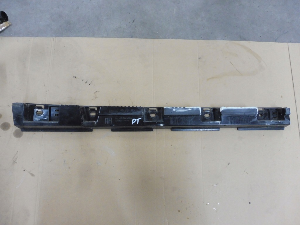 Купити Bmw e84 напрямна кронштейн поріг праве 2991498