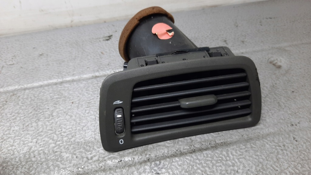 фото №4, Решётки обдув volvo s60 i комплект