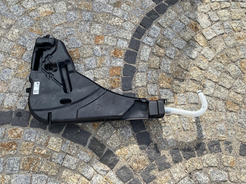 Bmw x3 g01 x4 g02 бачок омивача 7431497 7431497-08 оригінал в Україні