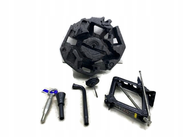 фото №1, Volvo xc90 ii набір вкладиш багажника домкрат 31362300