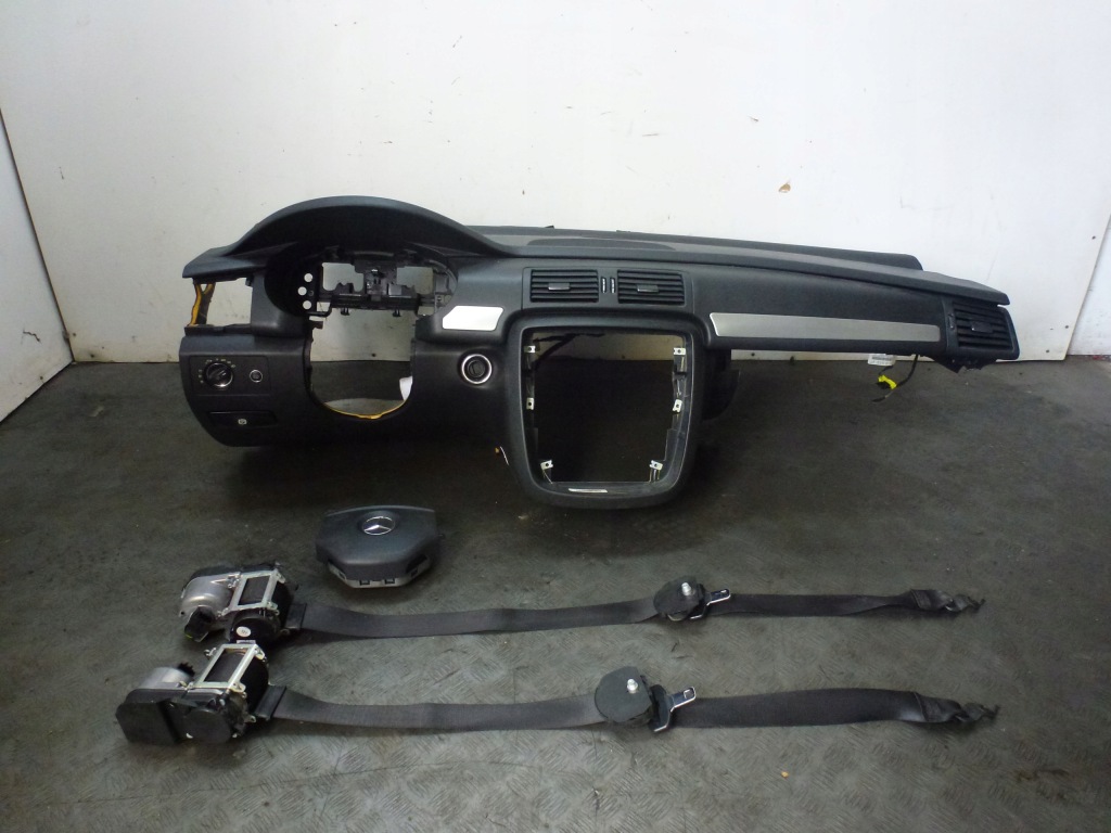 фото №2, Приборная панель подушки безопасности подушка безопасности ремни mercedes w251 r-klasa