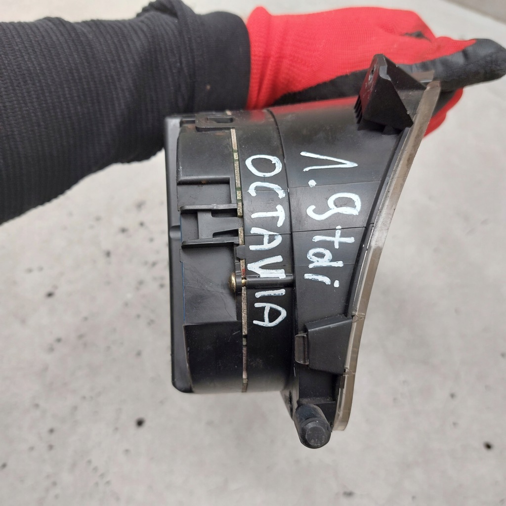 фото №9, Skoda octavia 1,9tdi счетчик приборы 1u0920820g