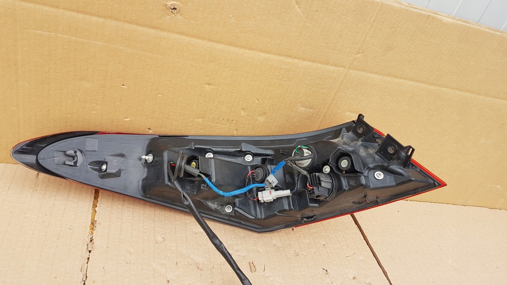 фото №10, Лампа задняя правая toyota camry led