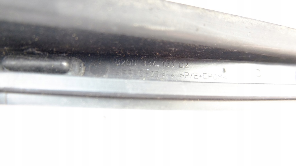 фото №10, Renault clio iii молдинг скло лобове права 8200334100