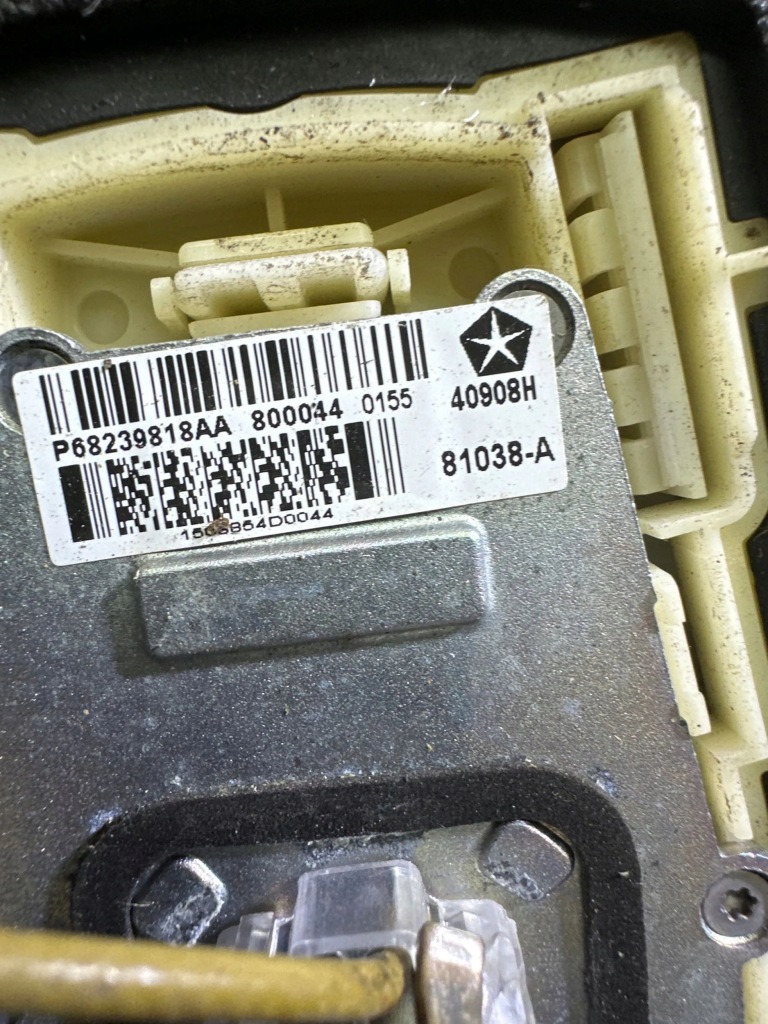 фото №2, Dodge charger 2020 антенна gps