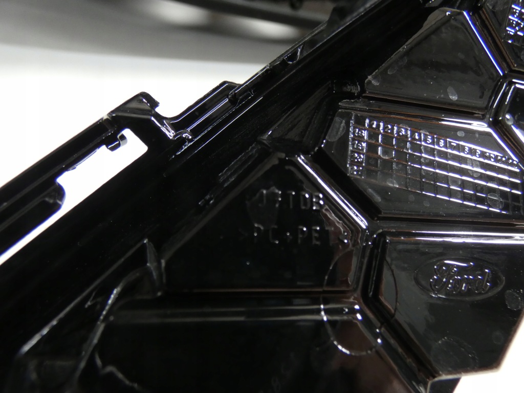 Решітка  решітка середня ford focus mk3 st-line рестайлінг в Україні