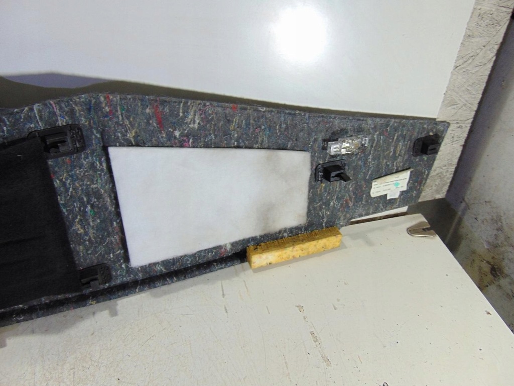 фото №6, Обшивка багажника правий задня tt 8j cabrio 8j7863880