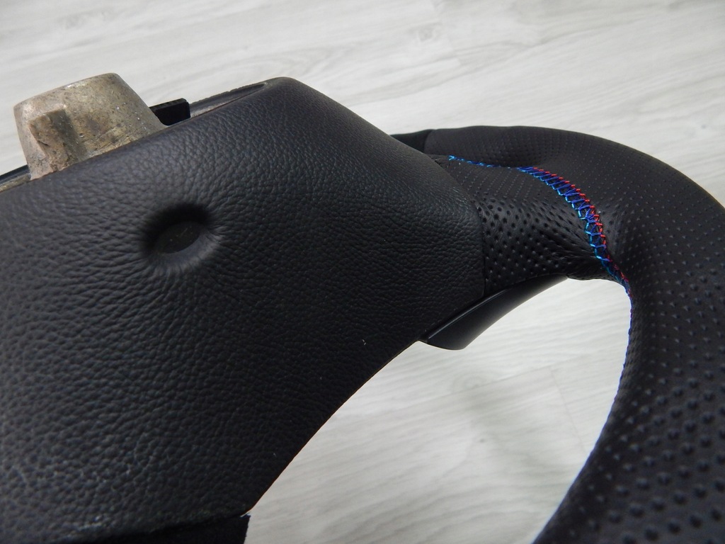 фото №12, Bmw e84 e90 e91- воздуховод nowa кожа alcantara 3-375-e90-1