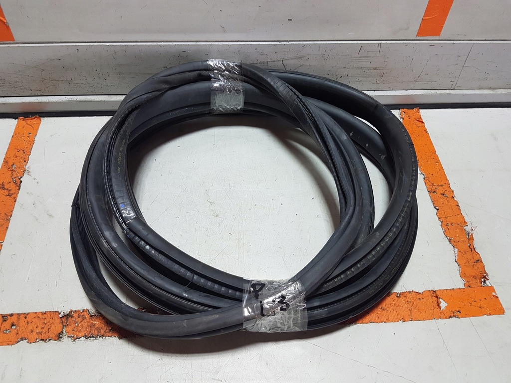 фото №1, Bmw i3 l01 прокладка кузовна двері права