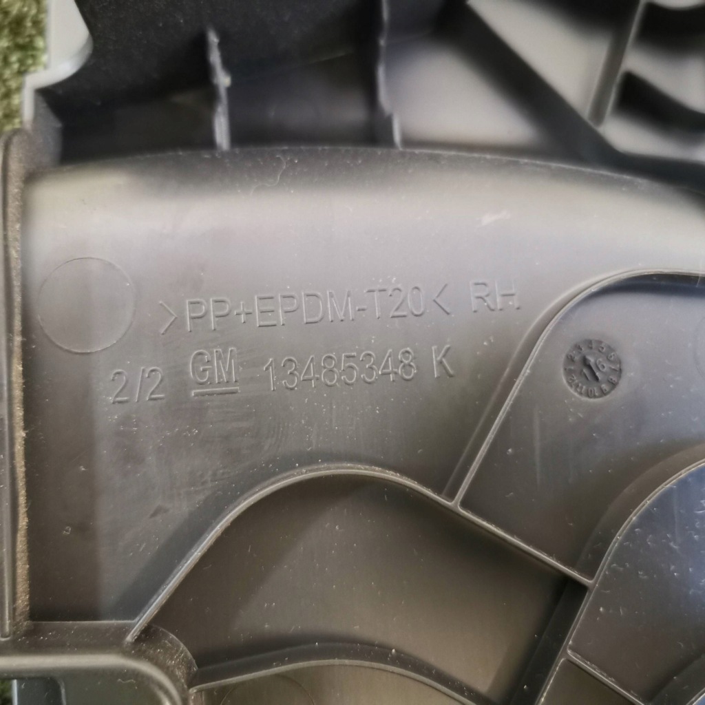 Opel astra k захист корпус пластик сидіння правий перед 13485348 в Україні