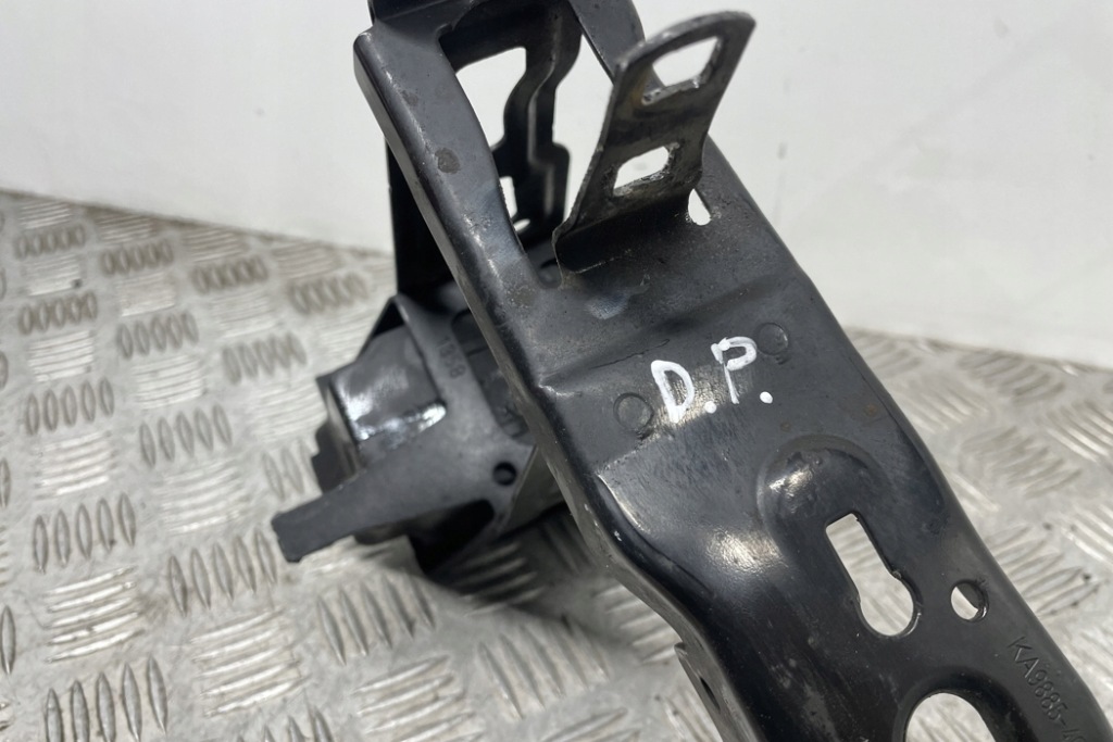 Кронштейн радиатора bmw 3 touring f31 17023811 3.0l дизель 190kw 2012 с Разборки