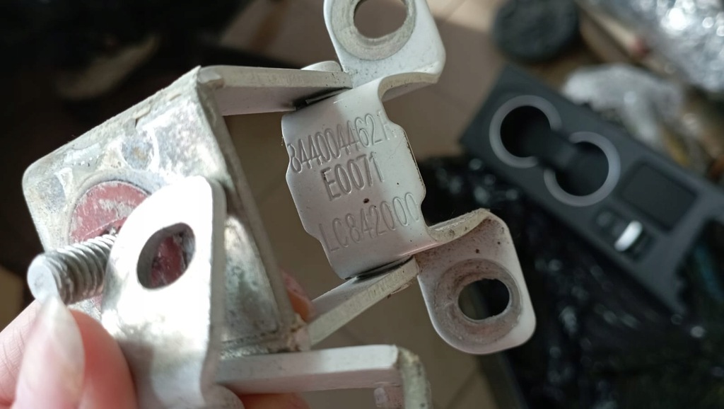 фото №3, Петля крышки багажника renault clio v 844004462r