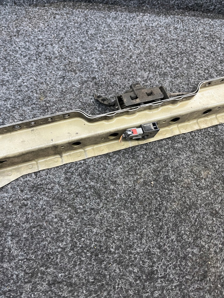 Opel astra j передний панель защёлочный верхний рама радиатора 13312474 Доставка