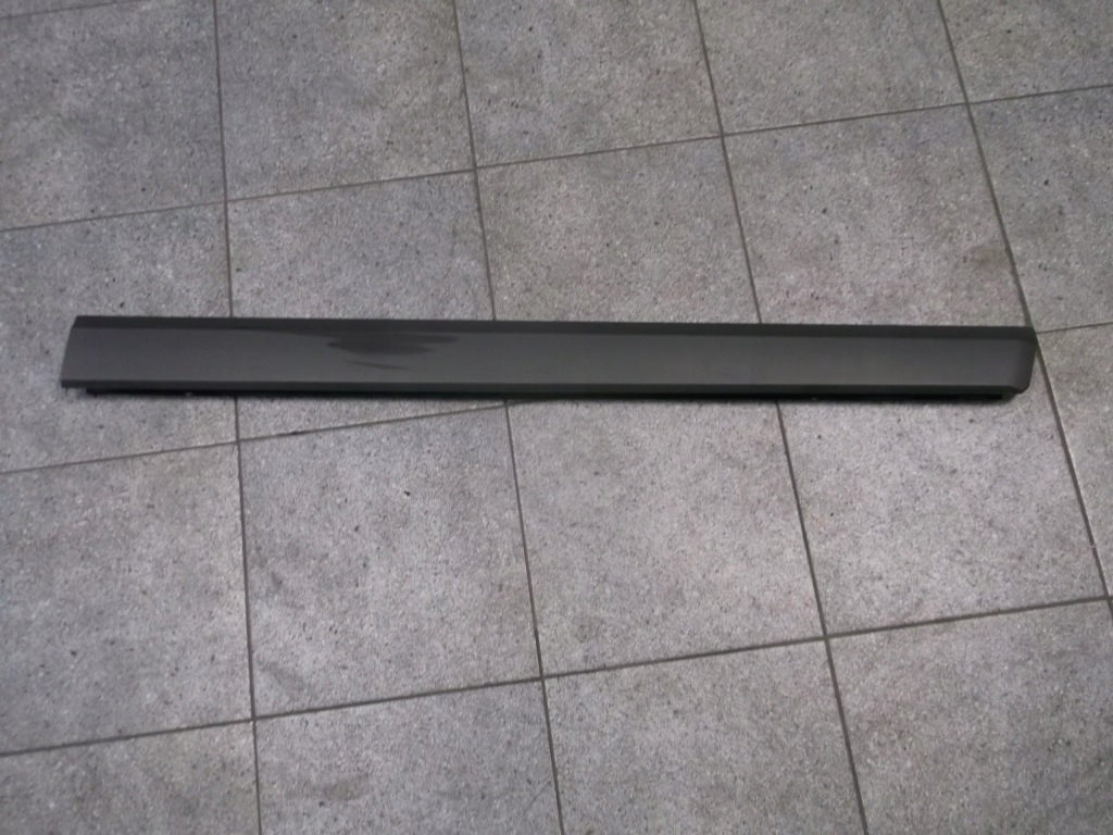 фото №1, Молдинг дверь правая перед vw passat b8 alltrack 3g0