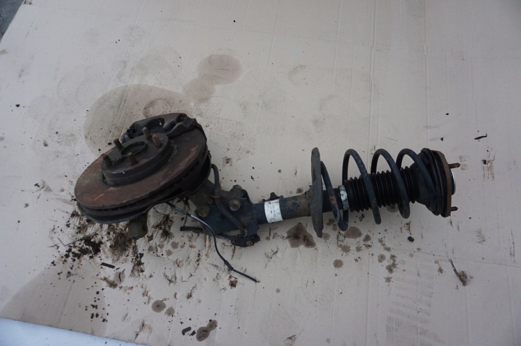 фото №1, Поворотный кулак левый перед toyota avensis t27 2.0 d4d