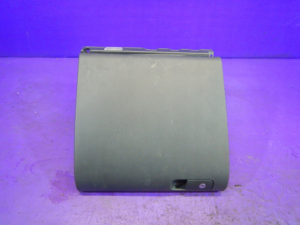 фото №1, Vw golf v plus 03- бардачок пасажира 5m1857097k