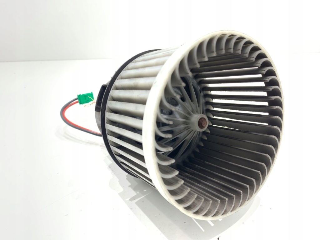 Купити Повітродувка обдув peugeot 308 sw ii db271001 вентилятор