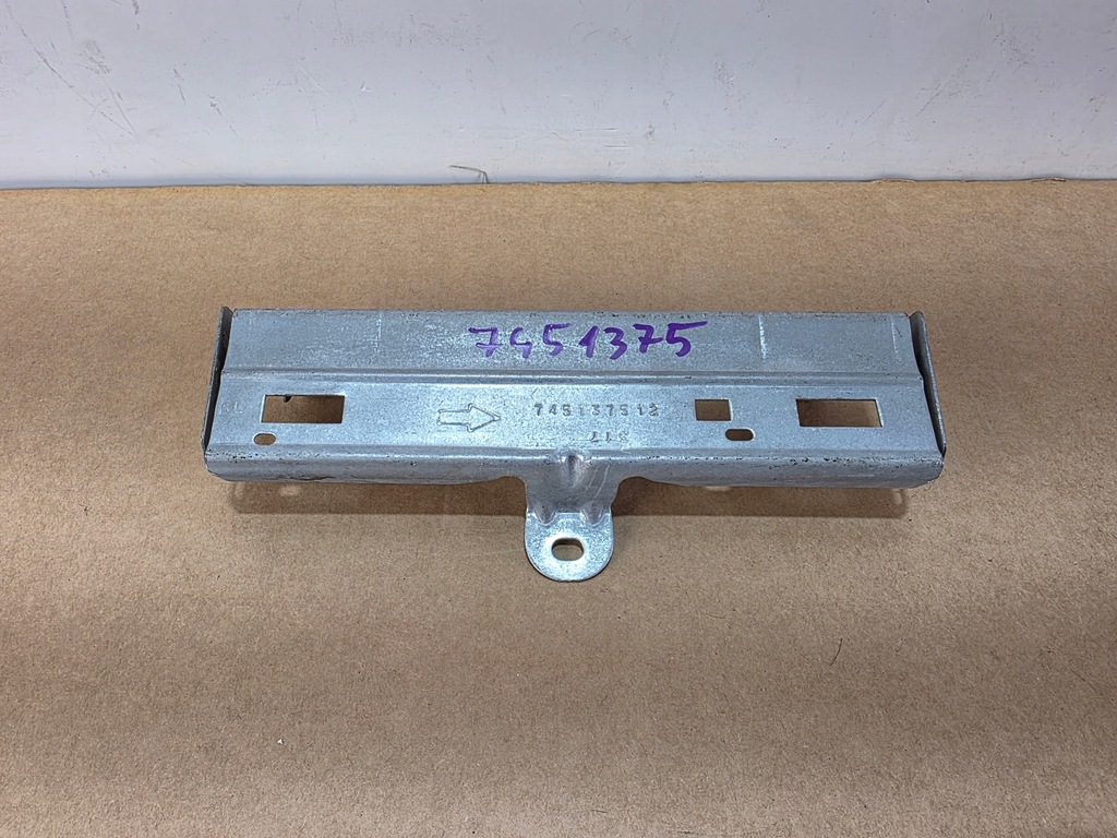 фото №1, Кронштейн кронштейн ручки потолочный левая bmw x7 g07 lci 7451375