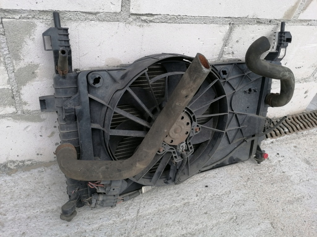 Радіатор води вентилятор opel meriva a рестайлінг  05-10 1.6b Зі Шроту