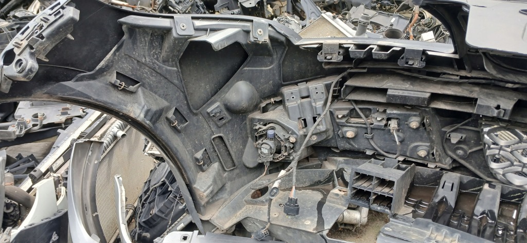 Бампер передний комплектный  led megane 3 gt Киев