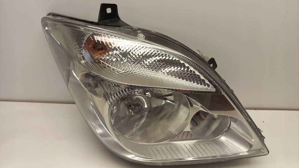 фото №1, Лампа перед права mercedes w906 a9068200261