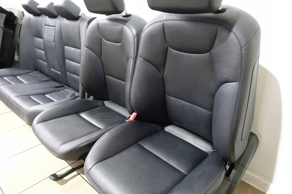 фото №7, Mercedes w204 сиденья обивка сиденье кожа c-klasa sedan