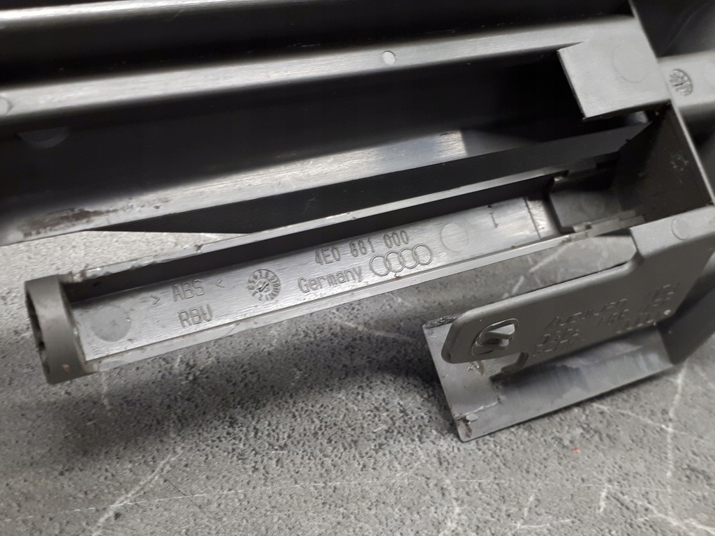 фото №9, 4e0881349c захист напрямна сидіння audi a8 d3