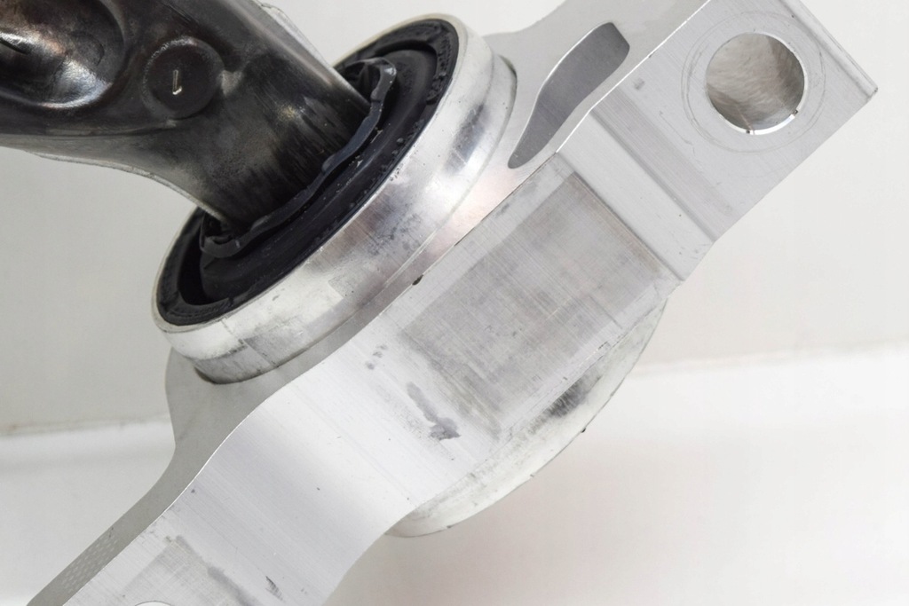 фото №7, Volvo xc60 mk2 передній правий нижній важіль 32381881 новий оригінальний