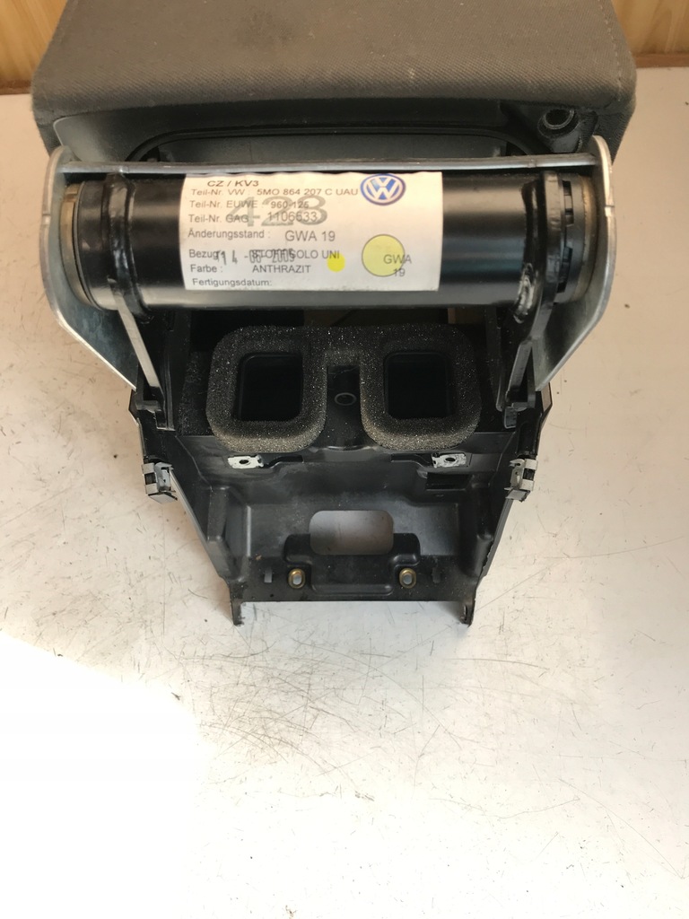 фото №5, Подлокотник vw golf v plus 5m0864207c