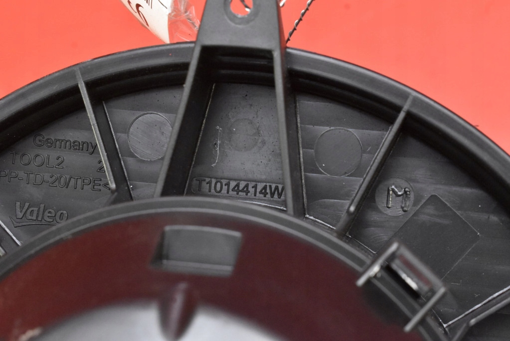 фото №7, Воздуходувка вентилятор обдув eu t1014417j bmw f30 f31 11-16