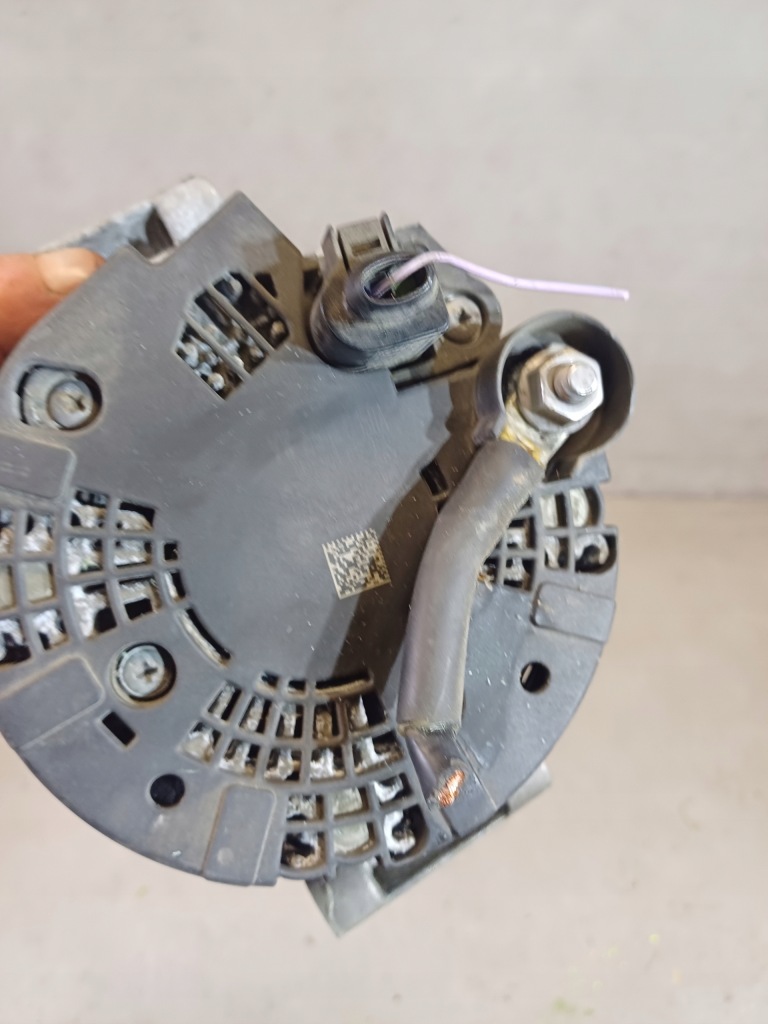 Генератор audi a4 b8 рестайлінг  2.0 tfsi nr. 06h903017t Недорого