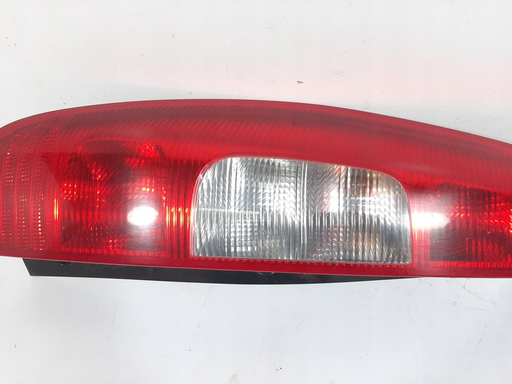 фото №12, Mitsubishi colt vi 1.1 12v 04r лампа левый задняя mr957373