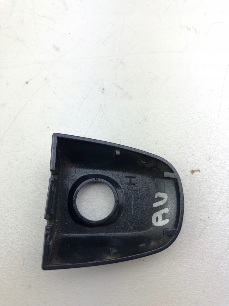 фото №2, Toyota avensis t-27 заглушка замка двері