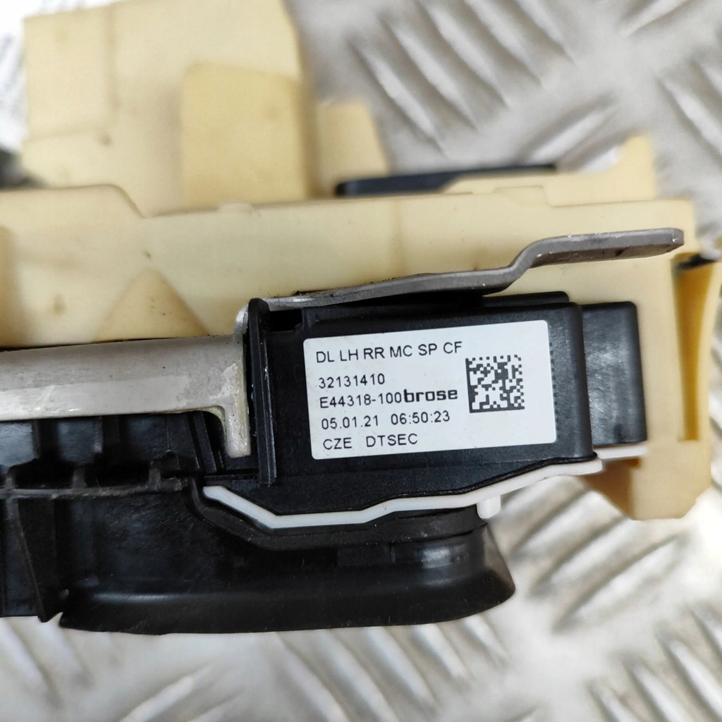 фото №6, Volvo xc40 2021 левая сторона замок дверь задних