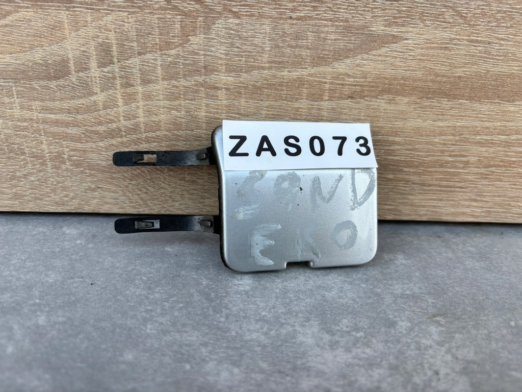 фото №1, Dacia sandero 2008-2012 rok заглушка фаркоп бампера перед 8200052598 zas073