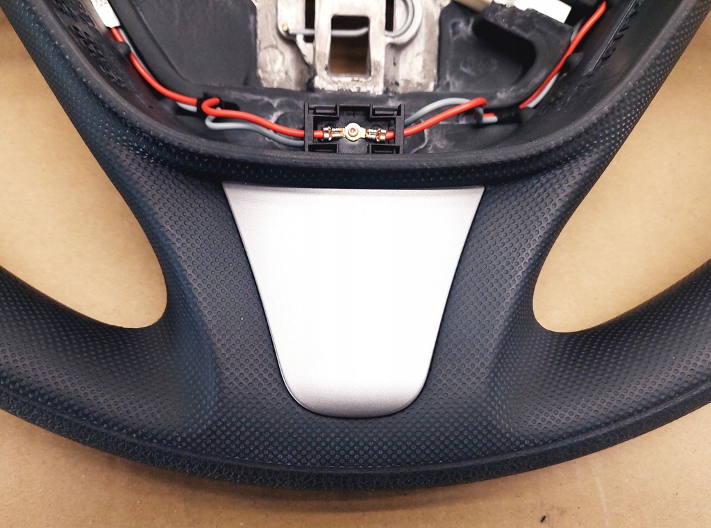 фото №7, Оригинал renault воздуховод czarna 484009256r renault logan ii