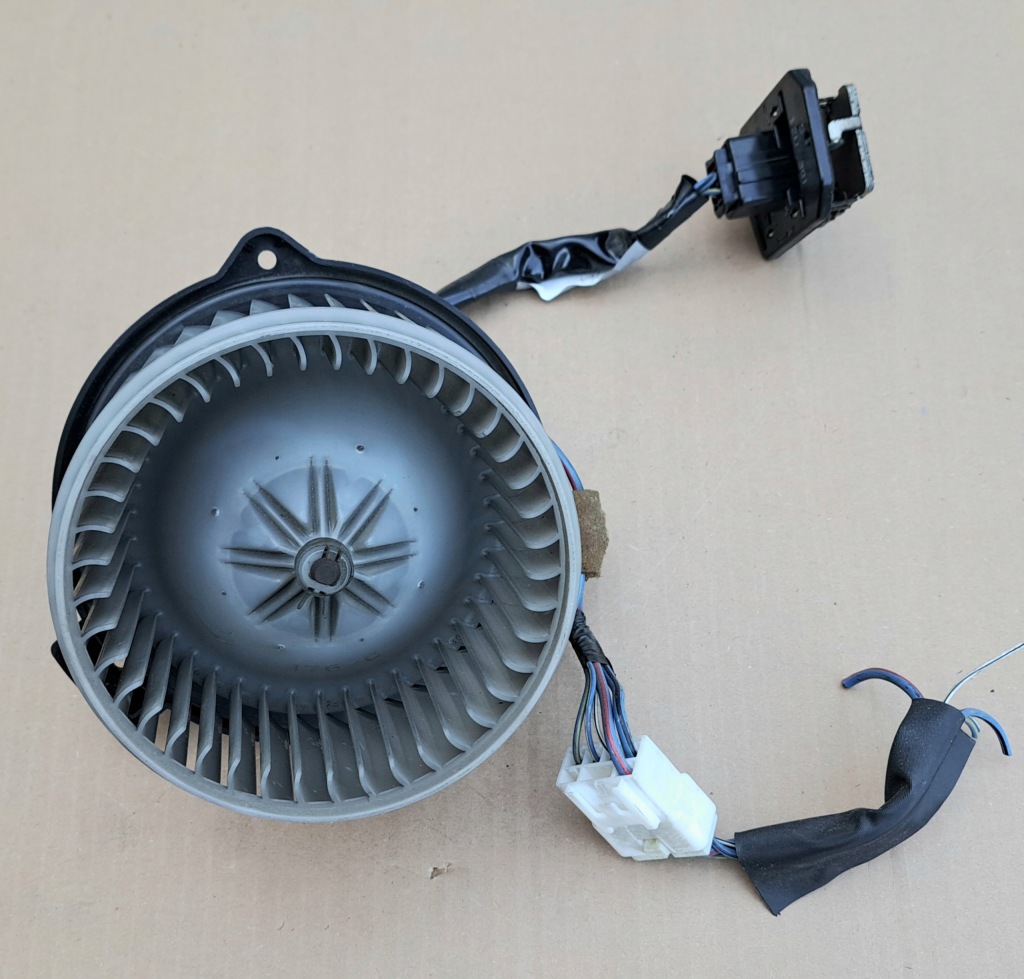 фото №1, Toyota yaris i 1 повітродувка обдув 194000-0821