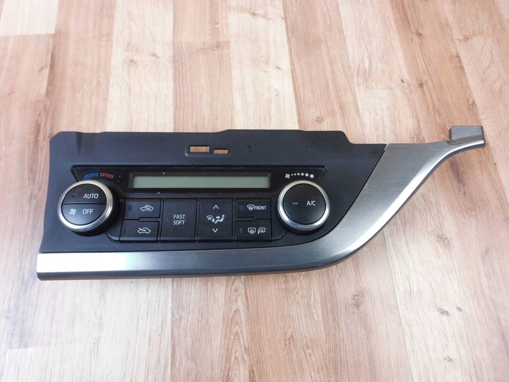фото №1, Toyota auris ii панель кондиционера