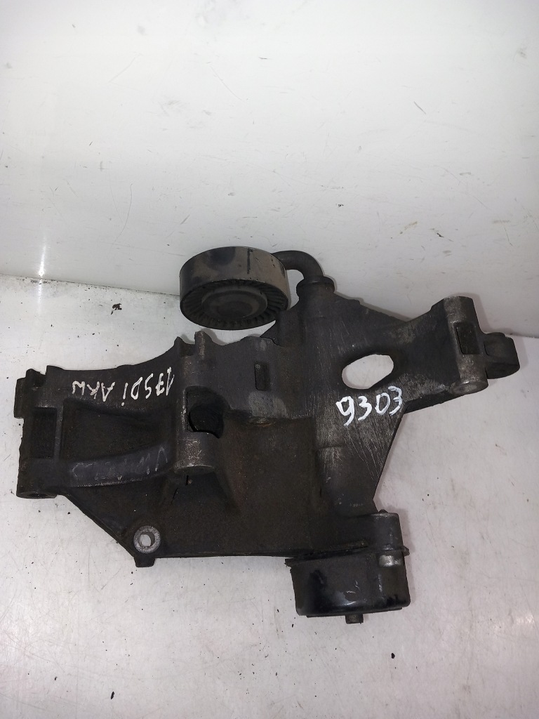 Купить Кронштейн генератора volkswagen caddy