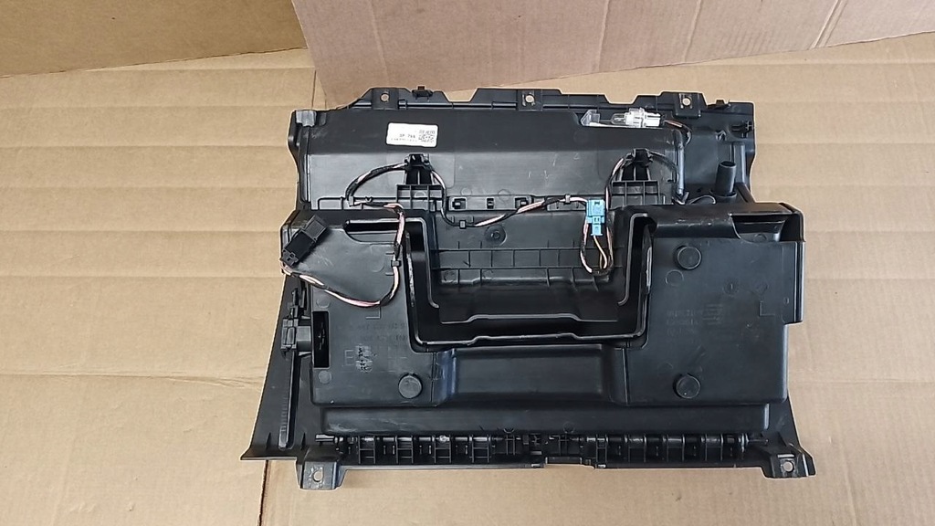 фото №6, Mercedes w447 бардачок пасажира консолі