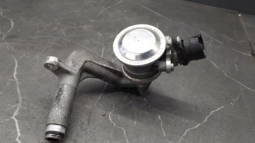 Купити 071131119 клапан egr passat b5 2.3