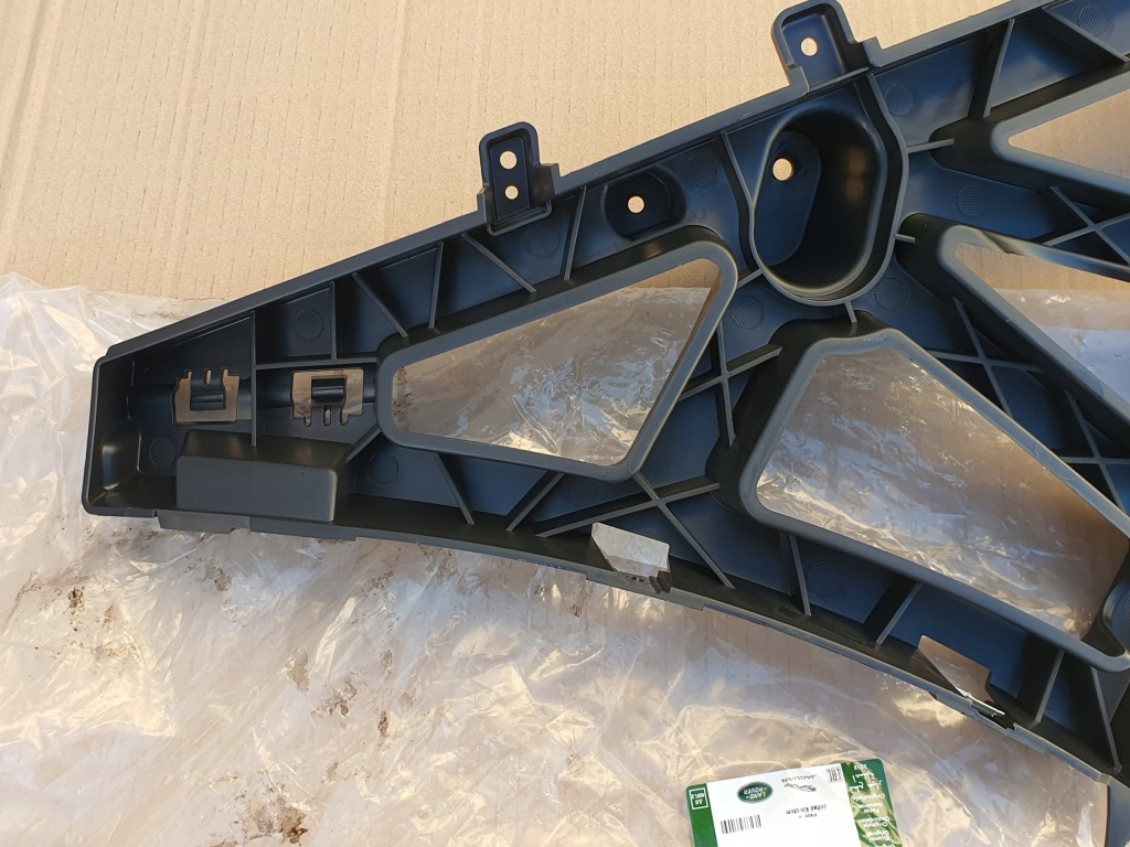 фото №12, Jaguar xf x260 направляющая бампера правый задняя