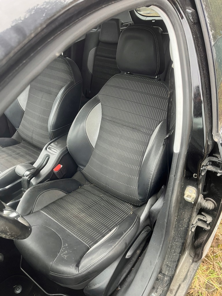 фото №1, Peugeot 2008 i сиденья салон 2014