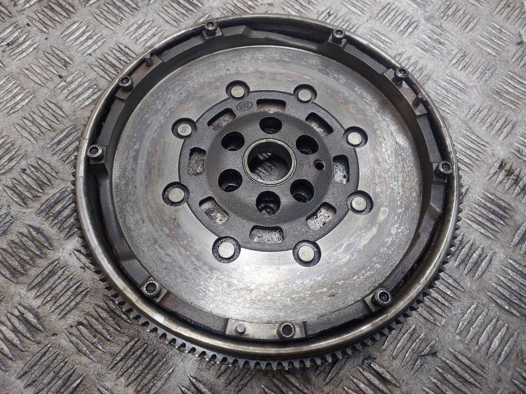 фото №1, Колесо двомасовий audi a3 8p 2.0 fsi axw