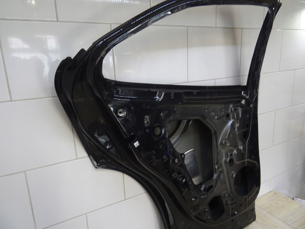 Lexus ux ux200 ux250h 2018- дверь левое задняя левое  задняя llu Оригинал