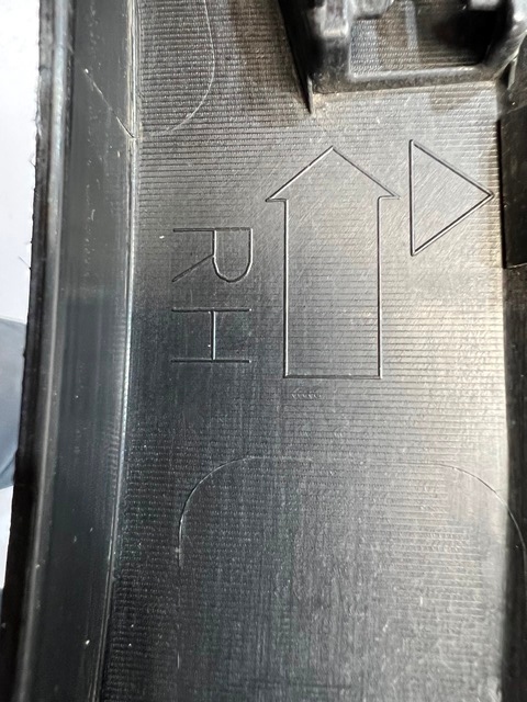 фото №7, Mazda оригинальный номер kd53-51w51 молдинг крыло