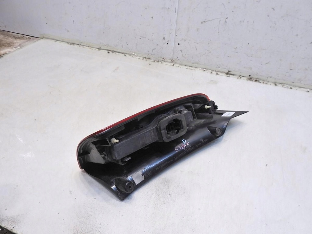 фото №4, Лампа права задня задня renault espace iv 8200027152