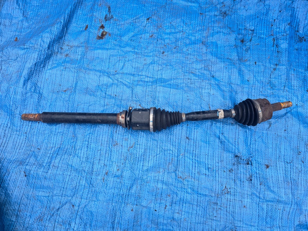 Купить Приводной вал półośka правый  перед giulietta 00505218460